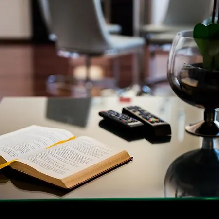 Executive Apartment *