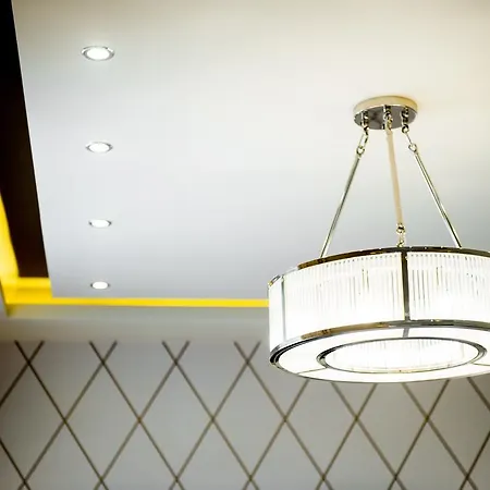 Executive * 布达佩斯