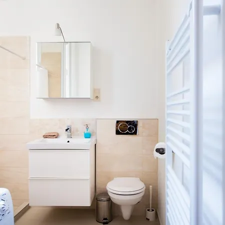 Executive * Budapeşte